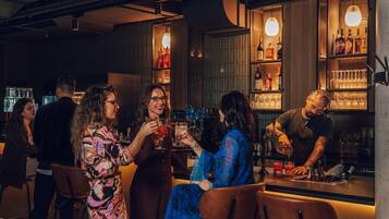 Bar (in der Unterkunft)