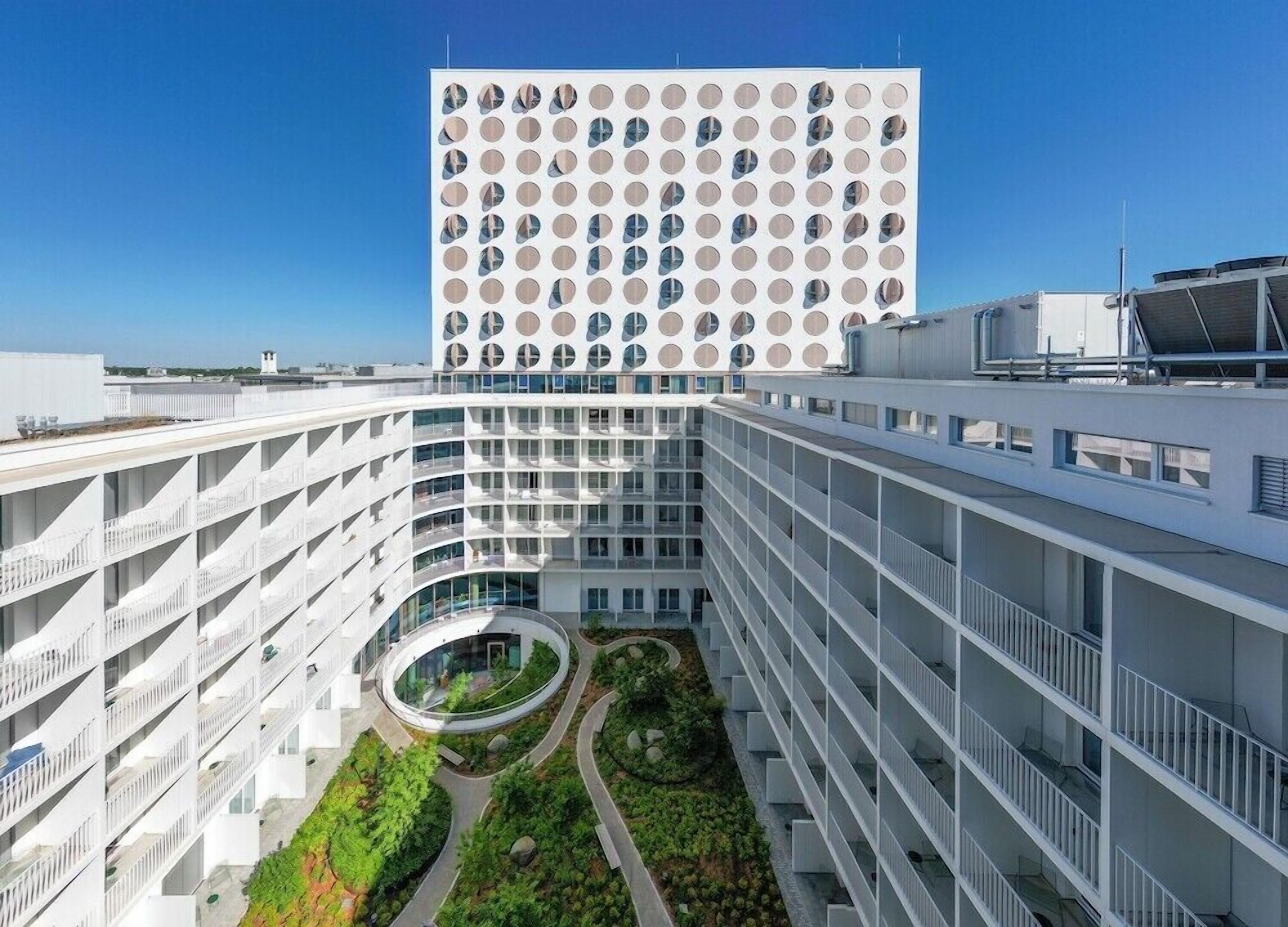 المنشأة من الخارج