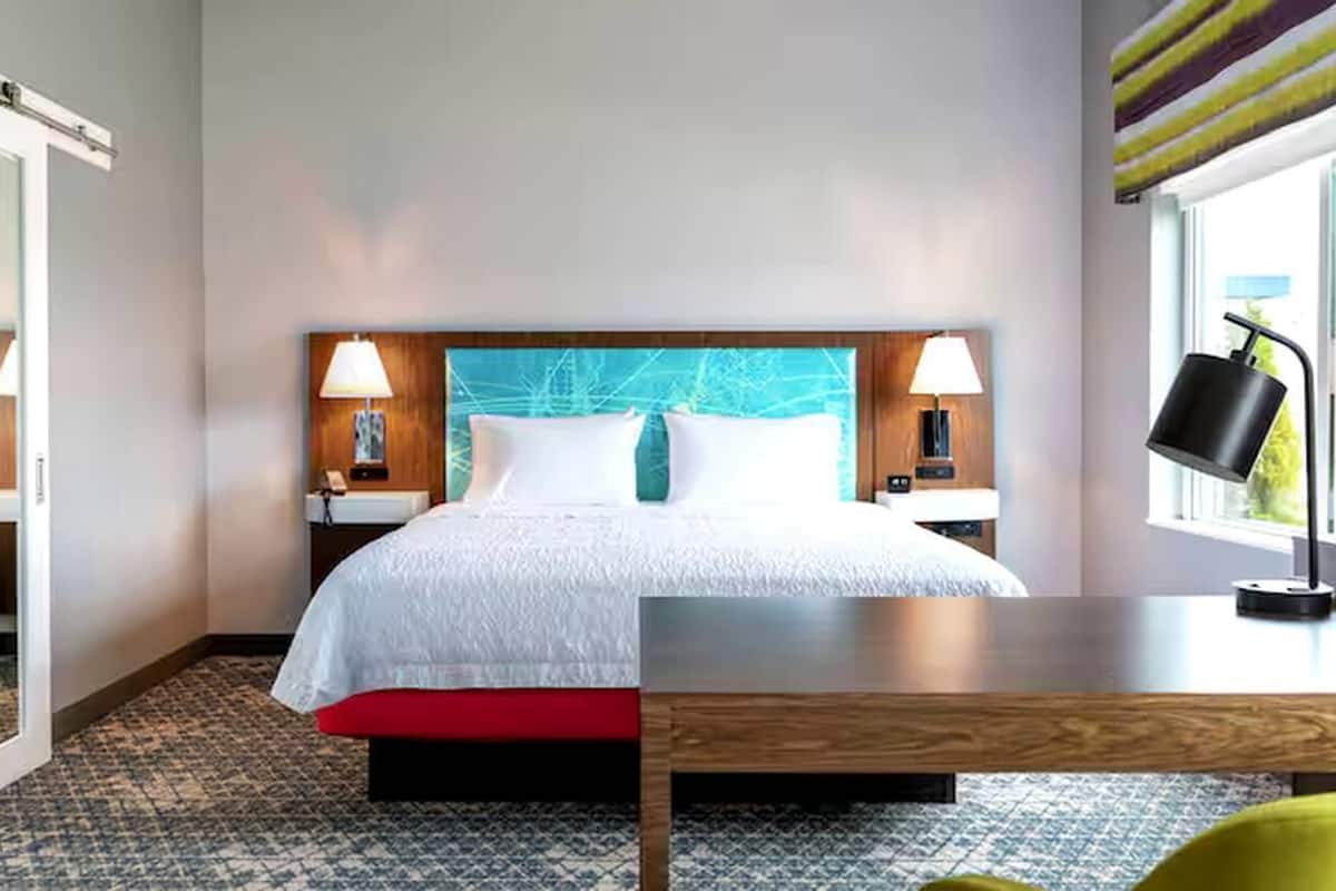 In-room safe, iron/ironing board