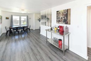 Dining - Sandy Toes Haven 3BR/2BA House (North Myrtle Beach)