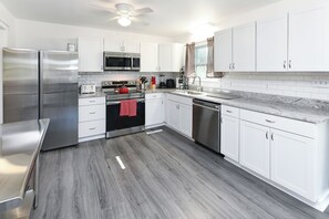 Kookgerei, borden en bestek