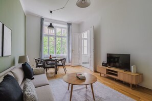 Fernseher, Stereoanlage