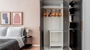2 bedrooms, iron/ironing board, WiFi, bed sheets - Fabulous Meidling 2BR., Furnished & Equipped, by Blueground (Vienna)