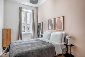 2 bedrooms, iron/ironing board, WiFi, bed sheets - Fabulous Meidling 2BR., Furnished & Equipped, by Blueground (Vienna)