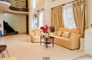 LCD TV - Minh Chau Hotel - Dien Bien Phu (Ho Chi Minh City)