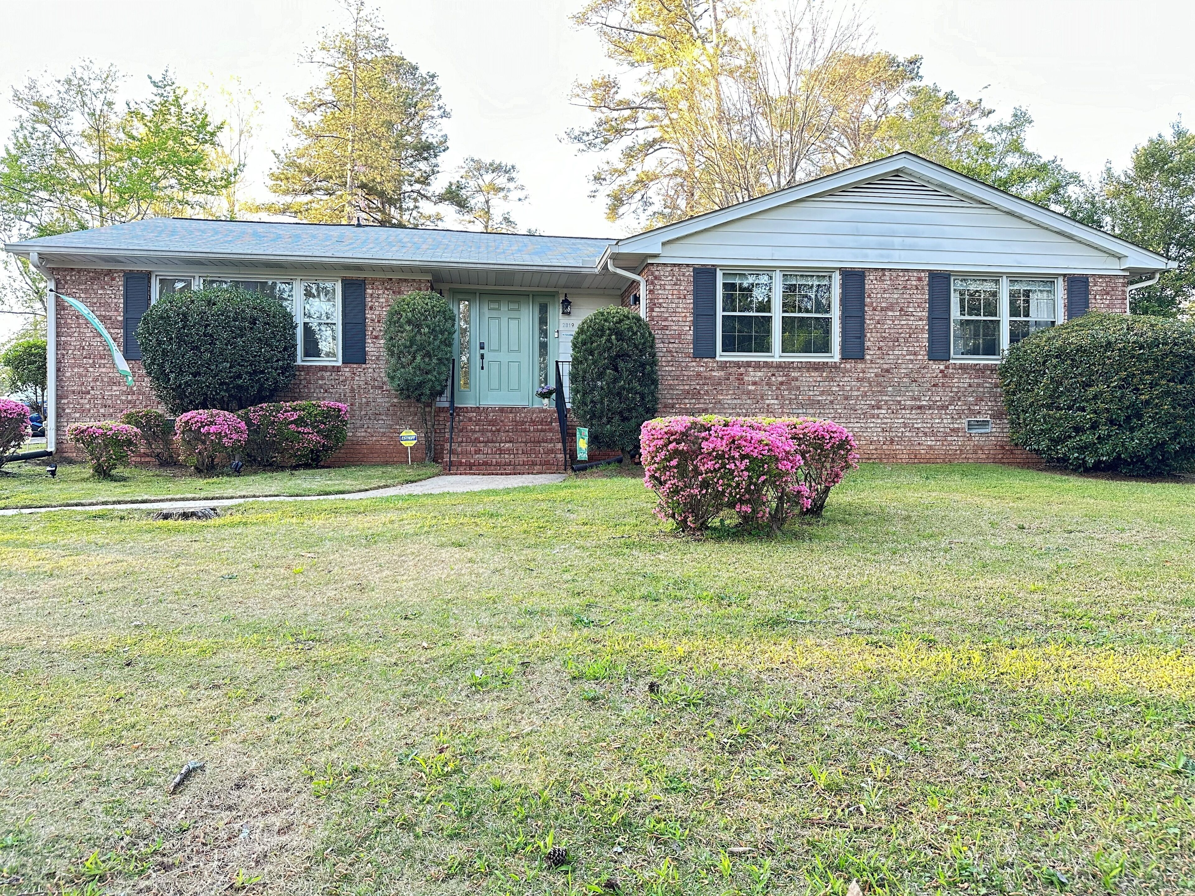 Luxury home-4 bedrooms w/optional 5th