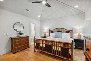 2 bedrooms, iron/ironing board, travel cot, WiFi