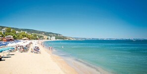 Beach nearby - Apartment  - Sleeps 4 & Free Parking (Sunny Beach)