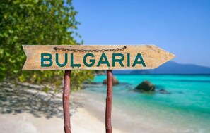 Beach nearby - Apartment  - Sleeps 4 & Free Parking (Sunny Beach)