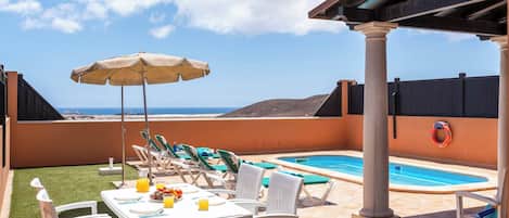Villa (3 Bedrooms) | Front of property