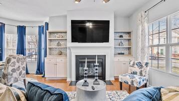 TV connectée, cheminée