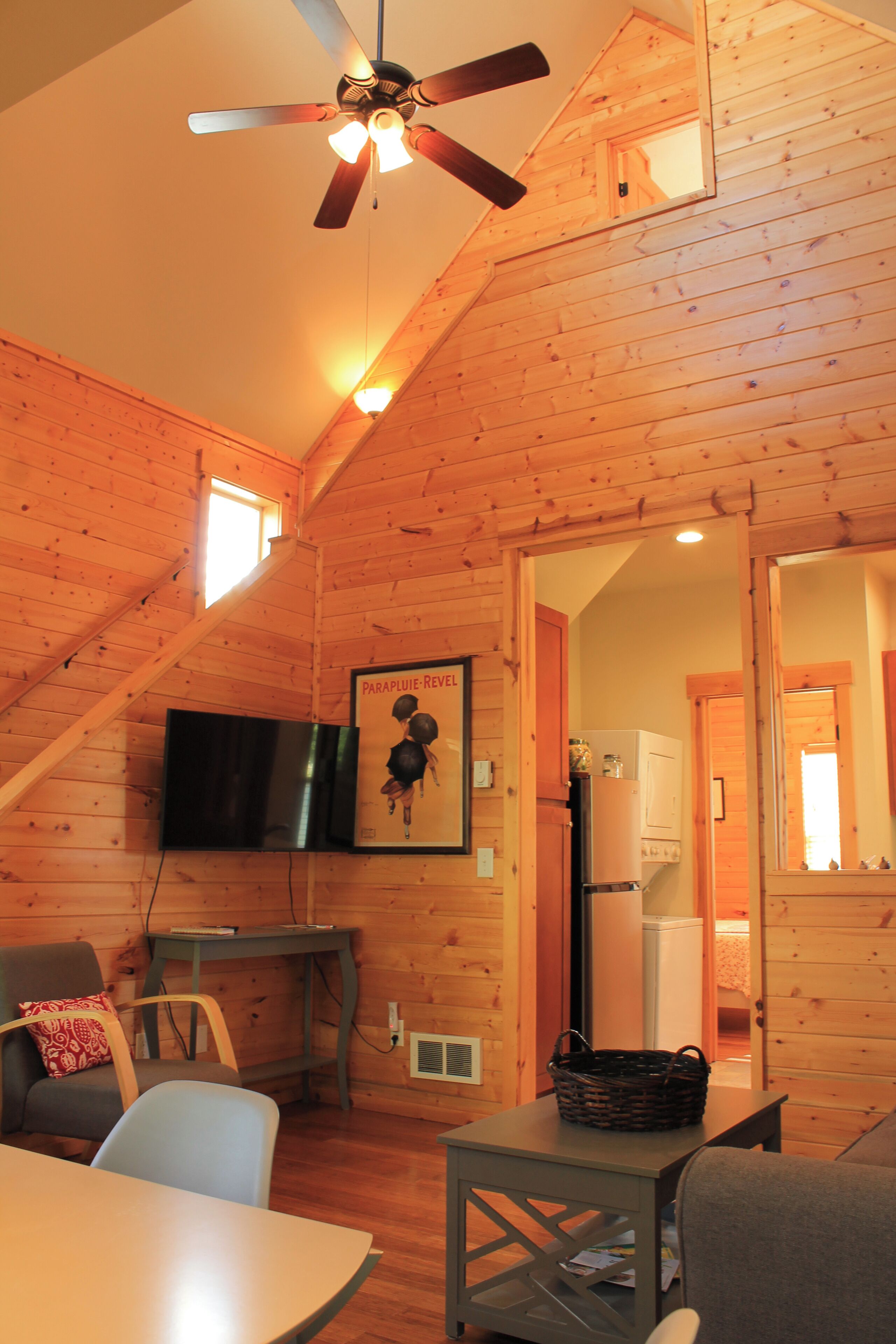 Deluxe Cottage, Courtyard View | Living area | IPod dock