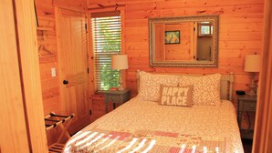 Deluxe Cottage, Courtyard View | Premium bedding, WiFi (free), bed sheets - Pebble Cove Farm (Eastsound)