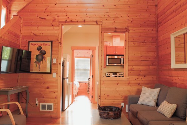 Deluxe Cottage, Courtyard View | Living area