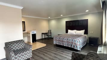 Family Single Room, Non Smoking | Desk, laptop workspace, free WiFi