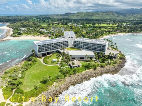 Charming Turtle Bay Loft Suite with AC & Golf Course Views