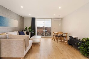 2 bedrooms - A Light Filled Contemporary Design Apartment (Randwick)