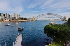 House - Harbourside 15 in Mcmahons Point (McMahons Point)