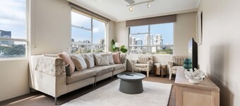 Harbourside 53 in Mcmahons Point