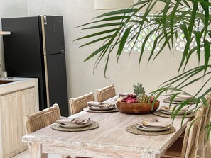 Design Villa, Patio, Pool View | Dining room