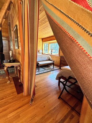 5 bedrooms, iron/ironing board, free WiFi, bed sheets