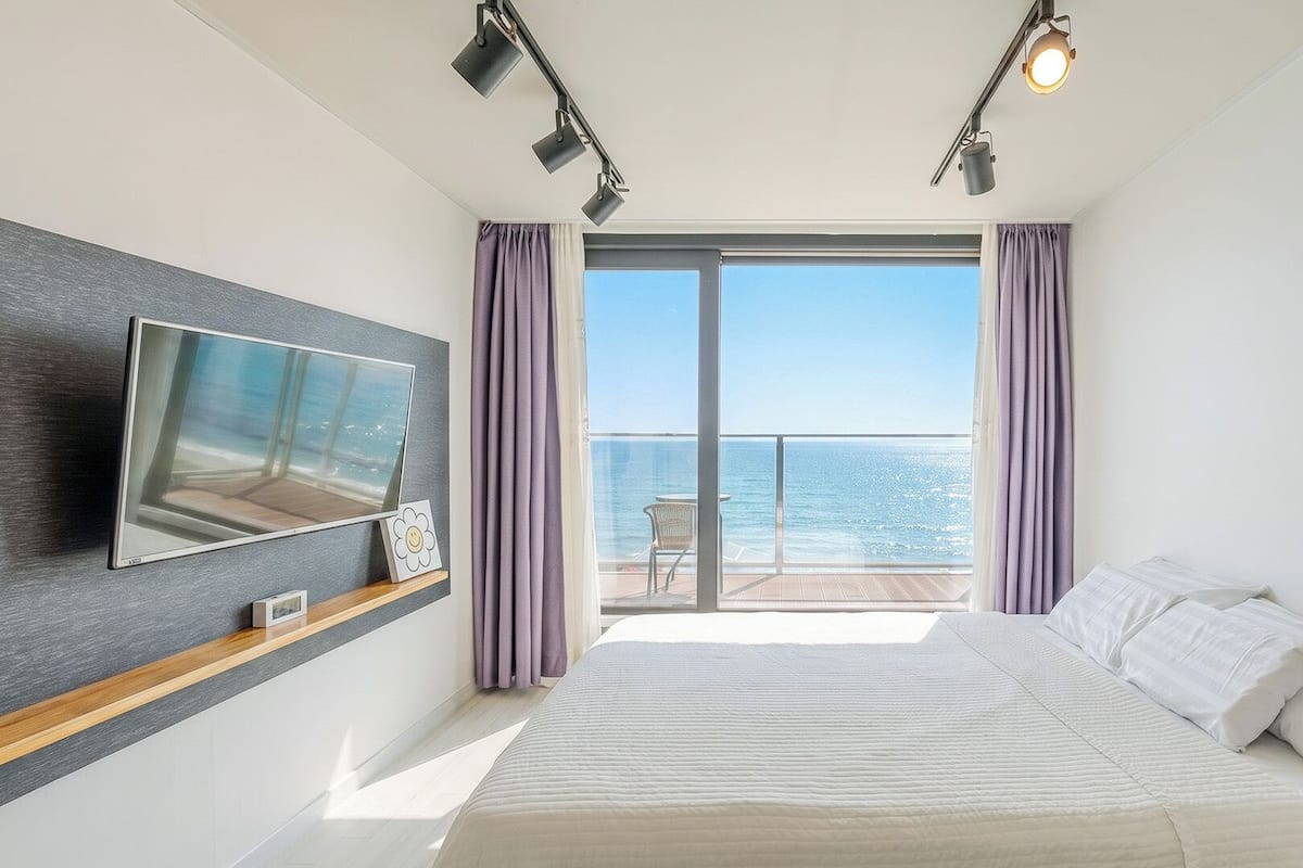 Basic Room, 1 Bedroom (Room201 Deep Purple(spa/oceanview)) | 1 bedroom, free WiFi