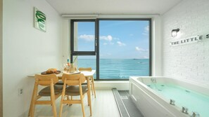 1 bedroom, free WiFi - Goseong Littlesquare Oceanview Pension (Goseong)