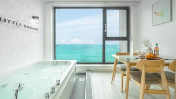 基本客房, 1 間臥室 (Room401 Cool gray(spa/oceanview)) | 1 間睡房、免費 Wi-Fi