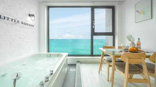 고성 리틀스퀘어 오션뷰 스파 펜션