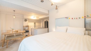 Basic Room, 1 Bedroom (Room102(spa/oceanview/Nocooking)) | 1 bedroom, free WiFi - Goseong Littlesquare Oceanview Pension (Goseong)