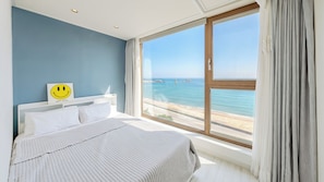 Basic Room, 1 Bedroom (Room301 Indian Red(oceanview/pet)) | 1 bedroom, free WiFi - Goseong Littlesquare Oceanview Pension (Goseong)