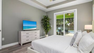 4 bedrooms, desk, iron/ironing board, travel crib