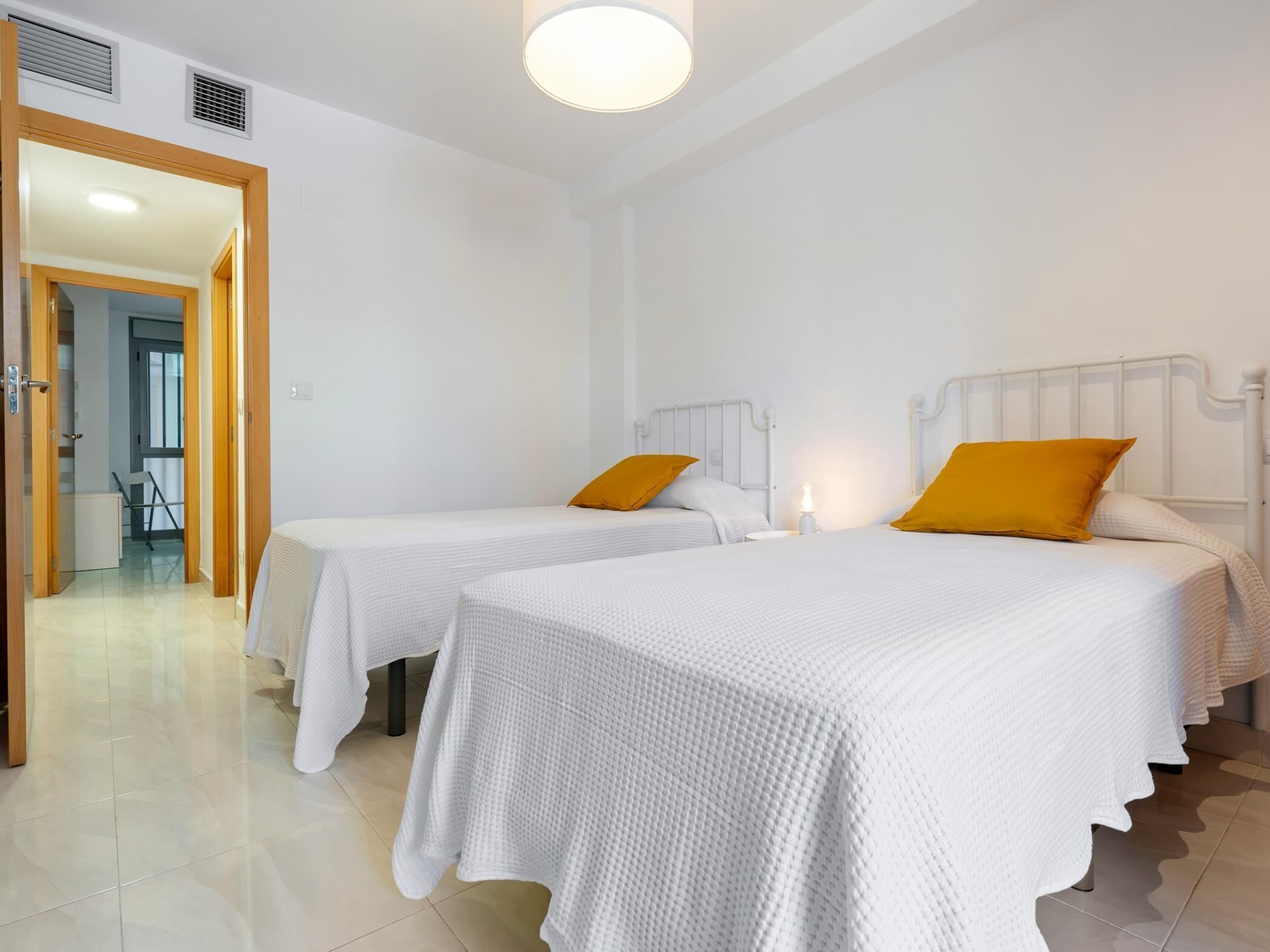 2 slaapkamers, een strijkplank/strijkijzer, wifi, beddengoed