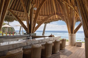 Bar (en la propiedad)