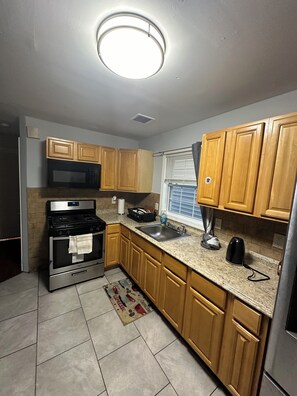 Shared kitchen - Fidelia Beryl Room (Irvington)