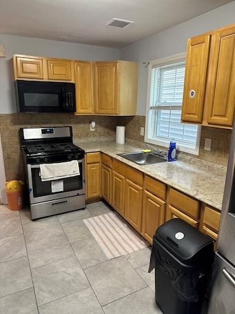 Standard Double Room | Shared kitchen facilities