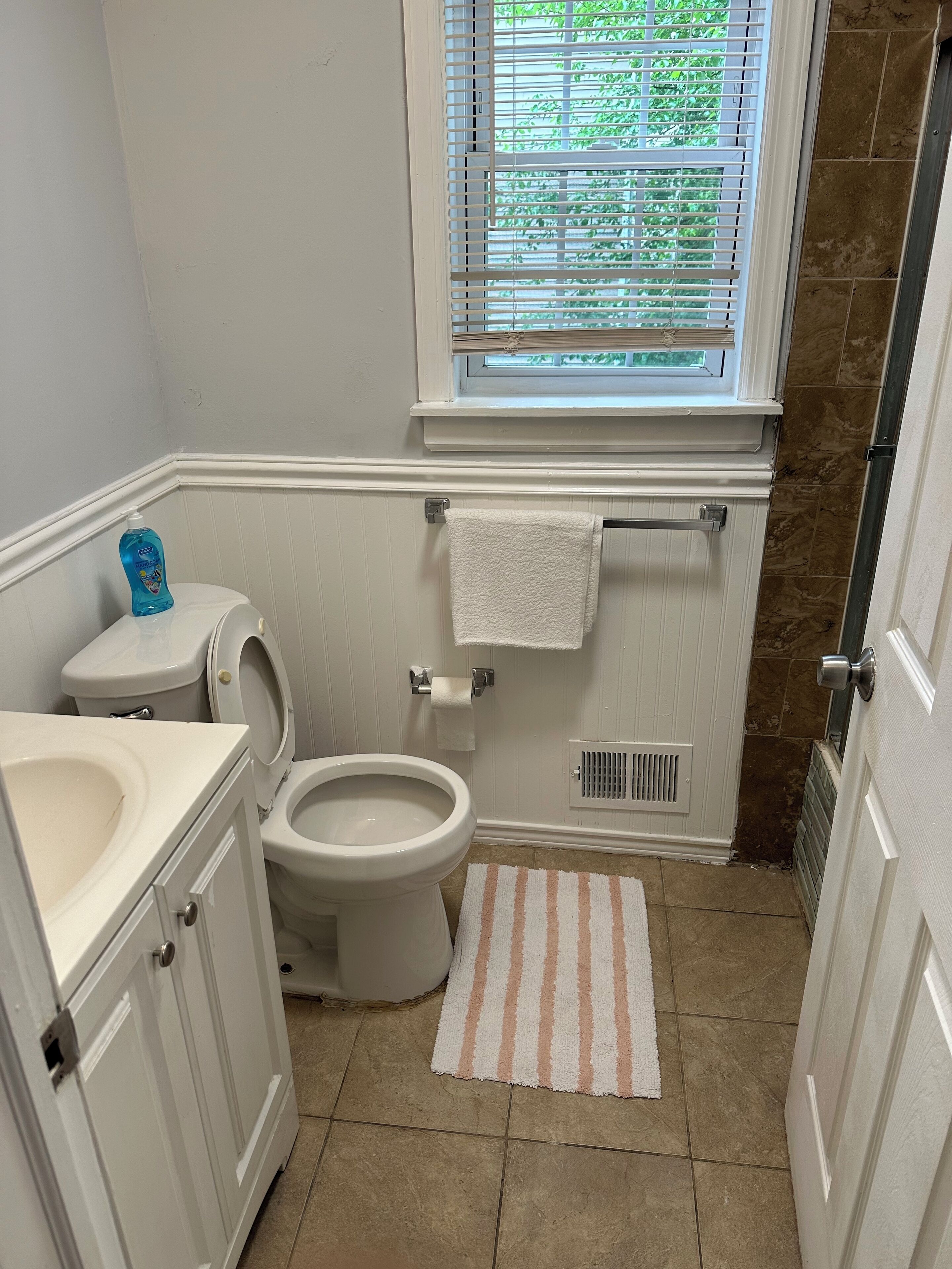 Standard Double Room | Bathroom | Free toiletries, soap