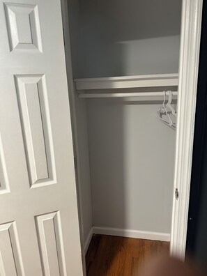 Standard Double Room | Wardrobe - Fidelia Crystal Room (Irvington)