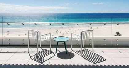 Kirra Point Holiday Apartments