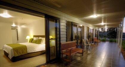 Luxurious Ballandean Guest House. 20 wineries within 10 min. ballandean.net.au