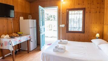 1 bedroom, iron/ironing board, free WiFi, bed sheets