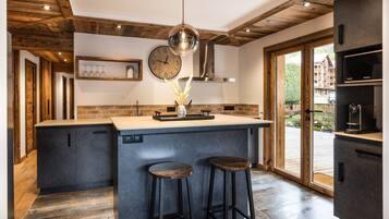 Réfrigérateur, lave-vaisselle, grille-pain