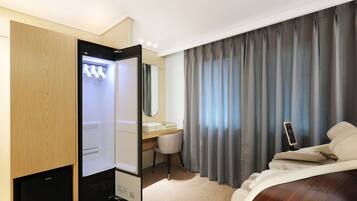 Suite | 1 bedroom, desk, free WiFi