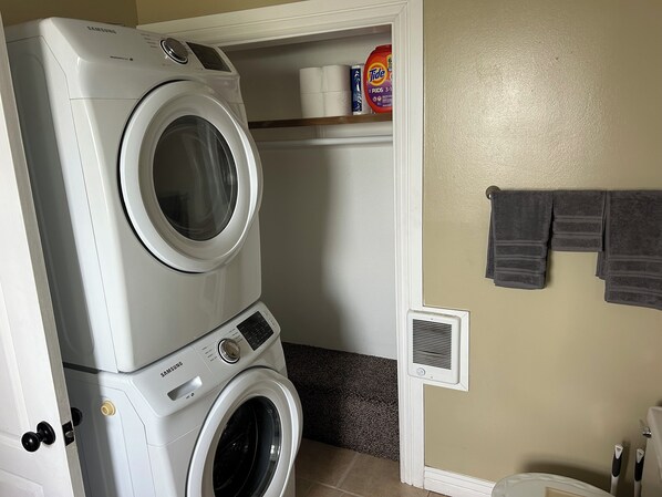 Interior - Bancroft-15 mins to Lava! (Bancroft)