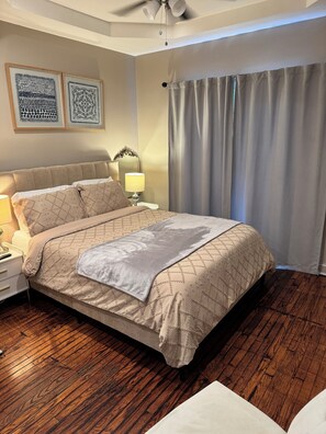 3 habitaciones, escritorio, tabla de planchar con plancha y wifi gratis