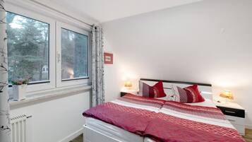 1 bedroom, free WiFi, bed sheets