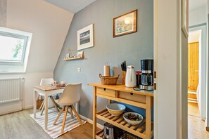 Dining - Apartment 'Lina' with Shared Terrace, Shared Garden and Wi-Fi (Pellworm)