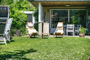 Terrace/patio - Apartment 'Lina' with Shared Terrace, Shared Garden and Wi-Fi (Pellworm)