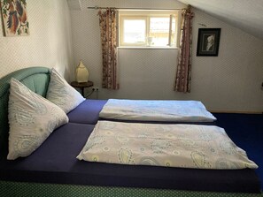 2 Schlafzimmer, Schreibtisch, Bügeleisen/Bügelbrett, kostenloses WLAN