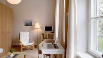 TV, tavolo da ping pong